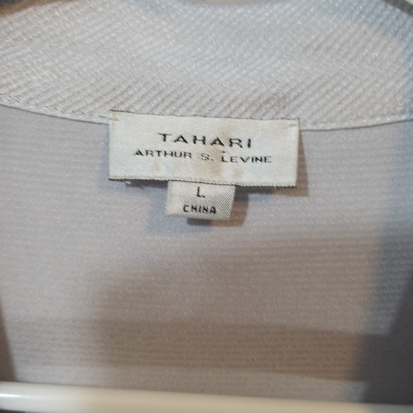 Tahari Sleeveless silver blouse size large - Picture 2 of 5